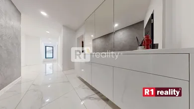 Na predaj 4-izbový byt, 176 m², Piešťany, Rekreačná