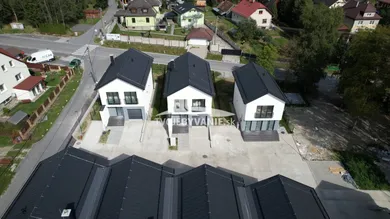 Domy na sprzedaż, 3-pokojowe, Štôla · €312 000