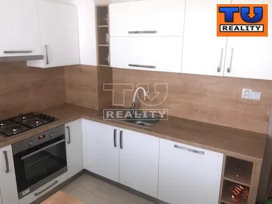 Mieszkania na sprzedaż, 2-pokojowe, Dubnica nad Váhom · €129 900