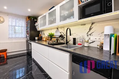 Na predaj 5-izbový dom, 140 m², Podolie