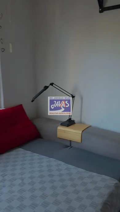 Na prenájom 1-izbový byt, 19 m², Nitra, Dlhá