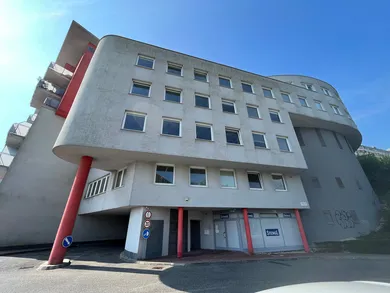 Obiekty na sprzedaż, Bratislava-Karlova Ves · €1 400 000