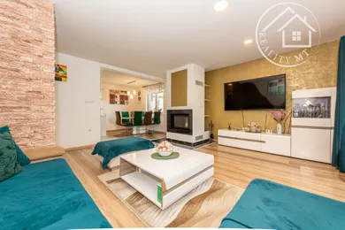Na predaj 5-izbový dom, 168 m², Necpaly, -