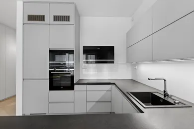 Na predaj 3-izbový byt, 84 m², Bratislava-Nové Mesto, Pod Vtáčnikom