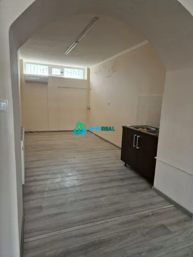 Na prenájom komerčné, 141 m², Dunajská Streda, Športová