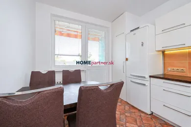 Na predaj 3-izbový byt, 79 m², Bratislava-Karlova Ves, Veternicová