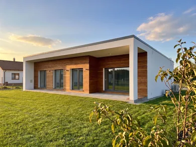 Eladó házak, 4-szobás, Vráble · €249 500