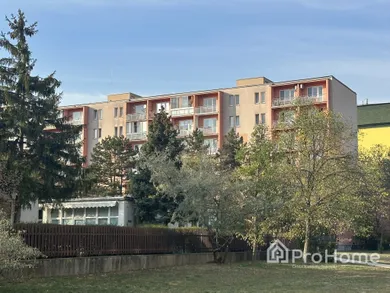 Na predaj 3-izbový byt, 79 m², Bratislava-Ružinov, Rovníková