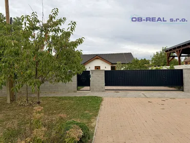 Na predaj 3-izbový dom, 90 m², Matúškovo