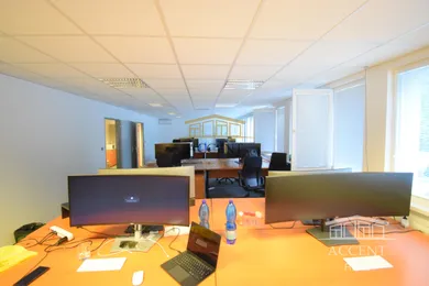 Na prenájom komerčné, 232 m², Bratislava-Ružinov, Trnavská cesta