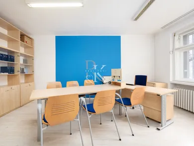 Lokale komercyjne na sprzedaż, Bratislava-Staré Mesto · €280 000