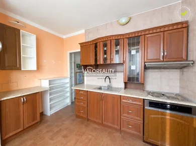 Byty na predaj 3-izbový, Bratislava-Lamač · €223 000