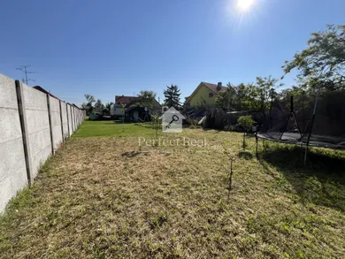 Na predaj pozemok, Nový Život