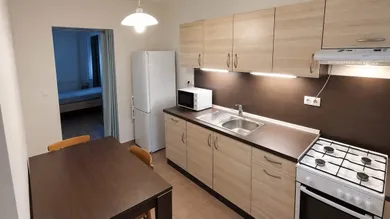 Na prenájom 1-izbový byt, 43 m², Bratislava-Staré Mesto