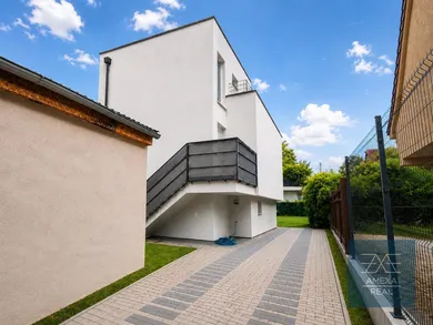 Na predaj dom, 140 m², Bratislava-Ružinov, Luhačovická