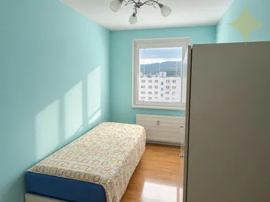 Na predaj 3-izbový byt, 64 m², Púchov, Námestie Slobody
