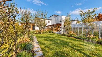 Na predaj 5-izbový dom, 191 m², Bratislava-Rusovce, Zdravotnícka