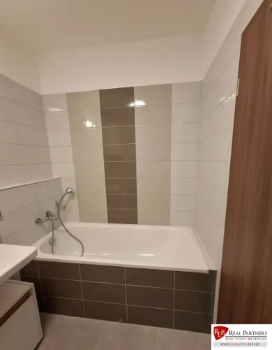 Na prenájom 2-izbový byt, 53 m², Bratislava-Dúbravka