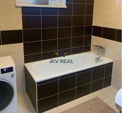 Na predaj 2-izbový byt, 56 m², Malacky, pezinska