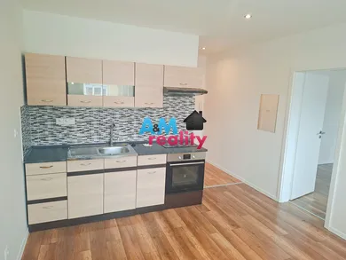 Mieszkania na sprzedaż, 1-pokojowe, Trenčín · €125 000