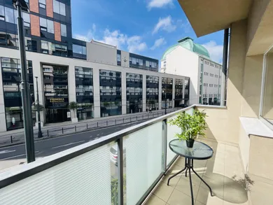 Na prenájom 1-izbový byt, 40 m², Bratislava-Nové Mesto, Legionárska