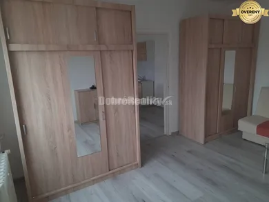 Na prenájom 1-izbový byt, 40 m², Nové Zámky, Cyrilometodská
