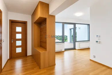 Na prenájom 4-izbový byt, 125 m², Bratislava-Staré Mesto