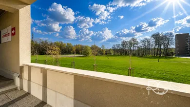Na prenájom komerčné, 93 m², Bratislava-Petržalka, Antolska