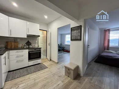 Na prenájom 2-izbový byt, 48 m², Piešťany, Komenského