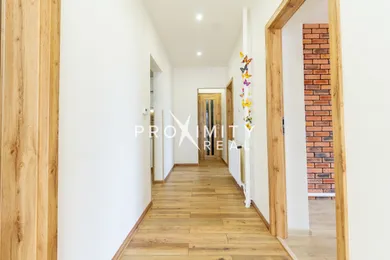 Na predaj dom, 110 m², Encs