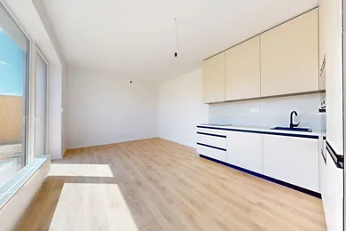 Na predaj 2-izbový byt, 96 m², Bratislava-Vrakuňa, Majerská