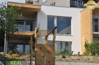 Na prenájom 4-izbový byt, 130 m², Bratislava-Nové Mesto, Royova