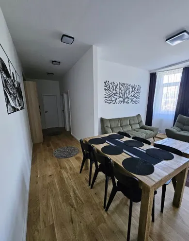 Na prenájom 4-izbový byt, 100 m², Bratislava-Ružinov, Jégého