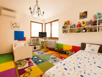 Na predaj dom, 320 m², Mostová
