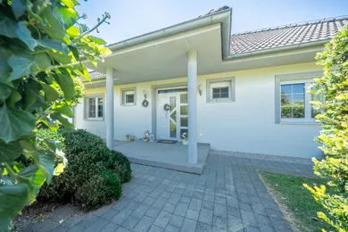Na predaj 5-izbový dom, 50 m², Veľký Biel, Senecká