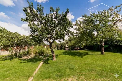 Na predaj 8-izbový dom, 424 m², Bratislava-Vajnory