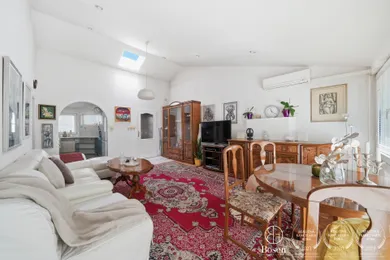 Na predaj 8-izbový dom, 361 m², Bratislava-Karlova Ves