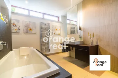 Na predaj 5-izbový dom, 300 m², Malá Ida, Tulipánová