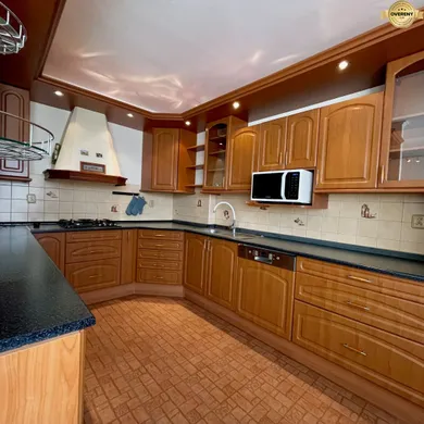 Byty na prenájom 3-izbový, Bratislava-Podunajské Biskupice · €750