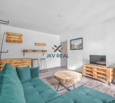 Na prenájom 1-izbový byt, 42 m², Nitra, štúrová
