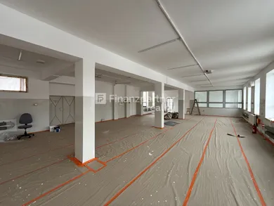 Na prenájom komerčné v Dunajská Streda · €1 350 · Čiastočná rekonštrukcia