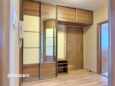 Na prenájom 3-izbový byt, 70 m², Prievidza, Ľ. Ondrejova