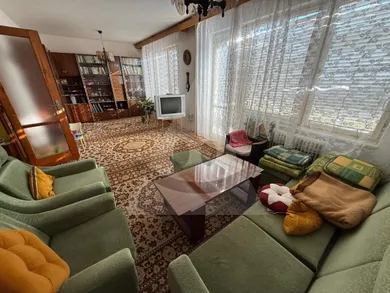 Na predaj 4-izbový dom, 432 m², Prievidza, Klampiarska