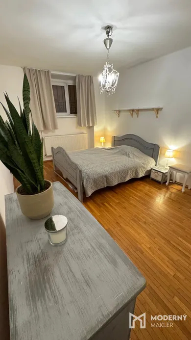 Na prenájom 3-izbový byt, 80 m², Košice-Staré Mesto, Svätoplukova