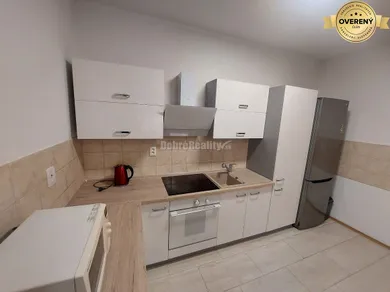 Na prenájom 2-izbový byt, 57 m², Banská Bystrica, Bakossova