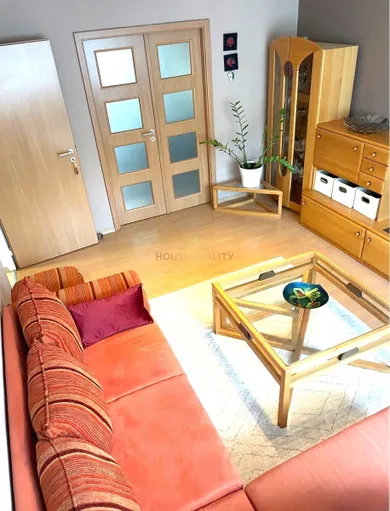 Na prenájom 3-izbový byt, 69 m², Bratislava-Ružinov, Muškátová