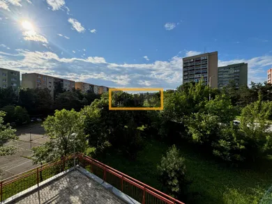 Na predaj 4-izbový byt, 96 m², Bratislava-Lamač, Bakošova