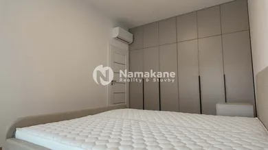 Na prenájom 3-izbový byt, 85 m², Nové Zámky, Andovská
