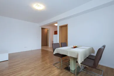 Na prenájom 2-izbový byt, 54 m², Stupava, Dlhá