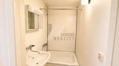 Na predaj 1-izbový byt, Levice, Perecká ul.